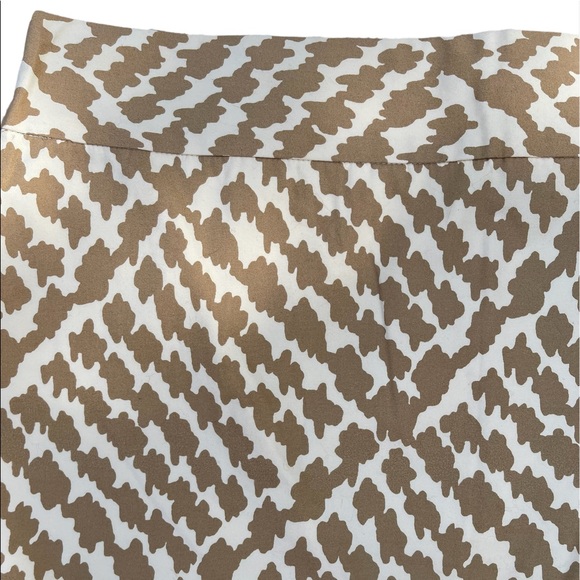 J. Crew Abstract Lattice Pencil Skirt. Size 10 - Picture 2 of 7